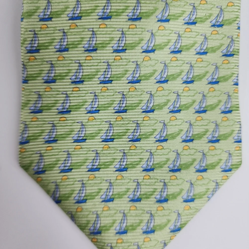 TOMMY HILFIGER Green Sail Boat Silk Tie.